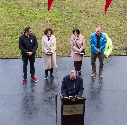 Con un emotivo acto se inauguró este domingo el Paseo de los Vascos