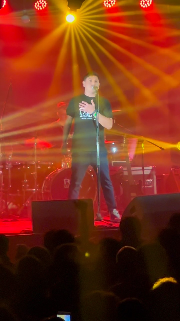 Rey Garufa en el en vivo en el Club excursionista